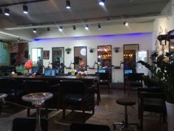 点击看大图 大厅-BM SALON