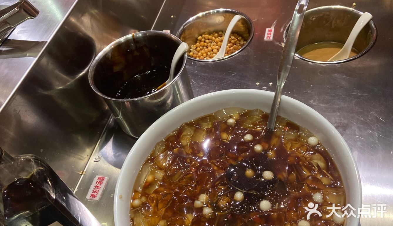 冰粉儿奶茶一绝的火锅店