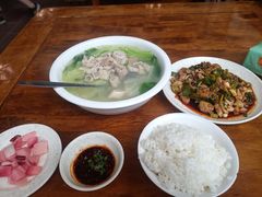 -茅屋大酒店