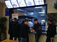 -遵义虾子张六羊肉粉(金码头店)