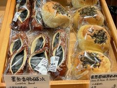 -天井·丑面包搭咖啡