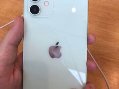 -Apple零售店(华贸购物中心店)