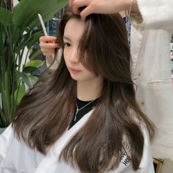 -BULB STUDIO 巴柏明星发型工作室