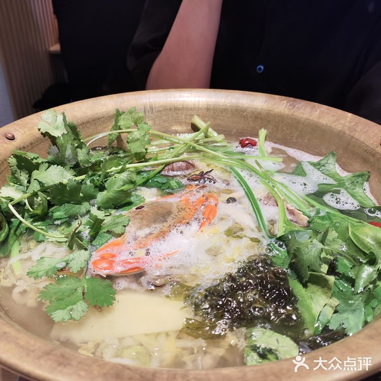 今日闲暇，与姐妹相邀