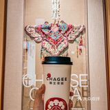 霸王茶姬红色山茶花，与君共品花茶香。