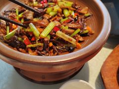 -阿瓦山寨·湘菜现炒·剁椒鱼头王(咸阳总店)