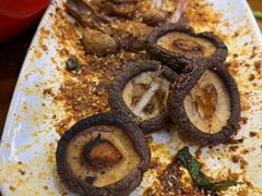 -哈尔滨小酒馆·鲜肉现穿自助烧烤(康新花园店)