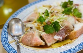 Steamed Eastern Star Grouper with Minced Ingredients