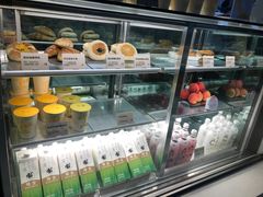 面包甜点陈列柜-喜茶(东莞雍华庭店)