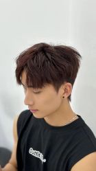 -一家只做男发烫染的店