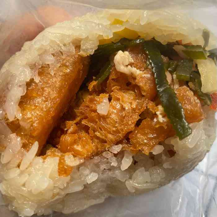 秋英饭团-"种草了很久的秋英饭团,终于吃到啦!里面."-大众点评移动版