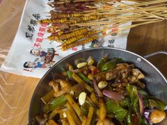 -老街烧烤大排档·地道湖北菜·龙虾馆(汉口火车站店)
