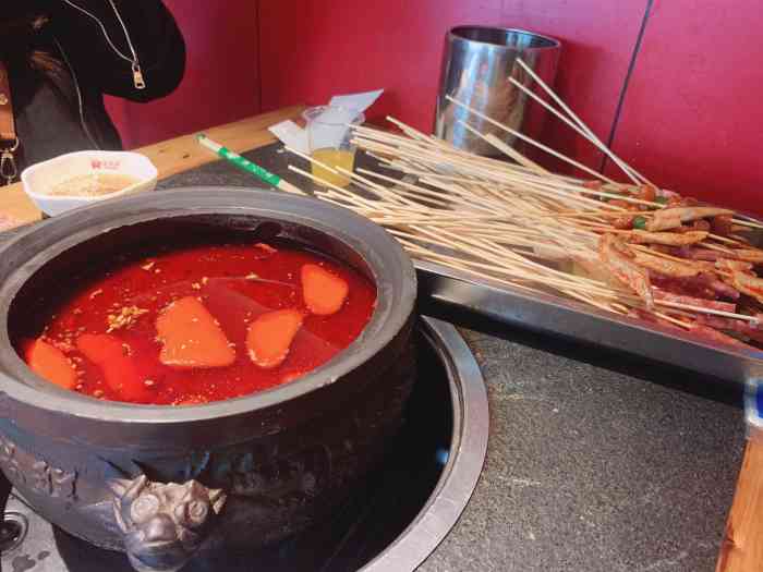 上次在江汉路店还碰见了主持人喜子.