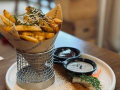 -Mark&Mars Restaurant