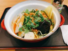 -小蛮椒麻辣烫·麻辣拌(青浦宝龙店)