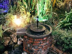 -茅草房·河畔园林火锅
