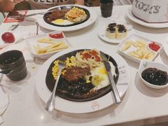 -汤姆家的牛排意面披萨(新城市广场店)