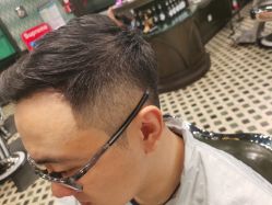 -海文先生国潮烫染男士理发馆