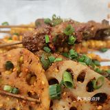 蹄花馆子吃烧烤,怀旧风里品美食