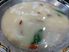 羊肉汤-东伊顺(高银街店)