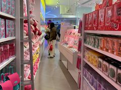 -名创优品(北京新中关购物中心地铁层店)