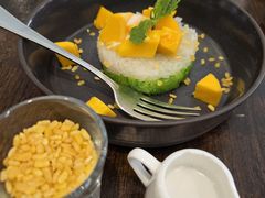 -Chom Cafe and Restaurant