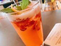 草莓白昼梦-星巴克臻选(上海合生汇1F店)