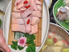 -得意咚瓜·顺德鱼生·冬瓜火锅(深圳首店)