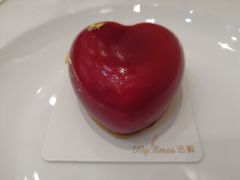 柠檬草莓慕斯-法桐蛋糕·手作面包(万象城店)