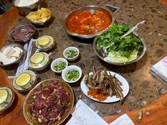 -黄利砖万峰林布依特色酸笋牛肉馆
