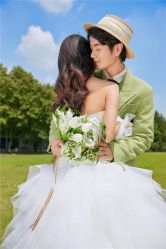 -易摄影婚纱摄影工作室