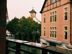 -钟书阁(松江泰晤士小镇店)