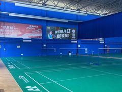 -中地华冠羽毛球俱乐部