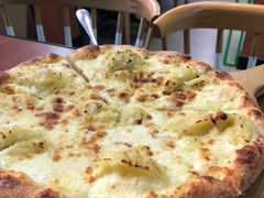 爆果肉榴莲披萨-魏斯理汉堡(西安沣东吾悦店)