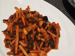 鱼香肉丝-南京金牛湖巨碗鱼头