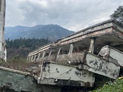 -四川汶川特大地震漩口中学遗址