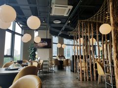 大堂-日进一片海.生腌海鲜火锅.宵夜烧烤(三里屯总店)