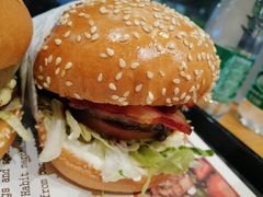 -The Habit Burger Grill 哈比特汉堡(爱琴海店)