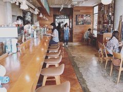 -ROAST coffee & eatery