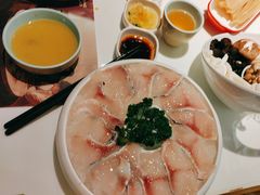 -洪氏嗨捞·猪肚鸡火锅(阳光天地店)