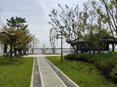 -上海滴水湖皇冠假日酒店