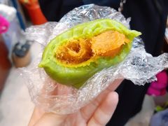 咸蛋黄肉松青团-沈大成(城隍庙店)
