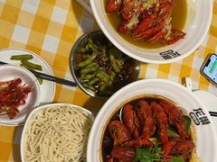 -龙巢盱眙龙虾·鸡煲·烧烤宵夜(坪洲店)
