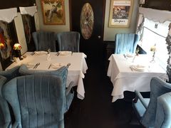 靠窗位-火车头法国西餐厅