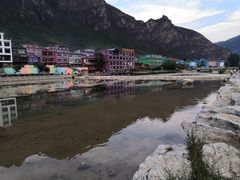 -百里峡七彩艺术小镇