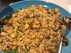 酸菜脆皮烧肉炒饭-港丽餐厅(高德置地店)