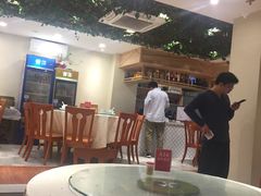 大堂-丹江口渔村·湘味厨房(桃园店)