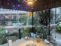 -茅草房·河畔园林火锅