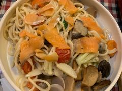 奶油松露三文鱼意面-鼓楼吃面·肉啃肉(南锣鼓巷店)