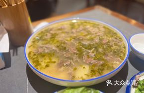 Snow Cabbage Beef Tenderloin Rice Cake Soup